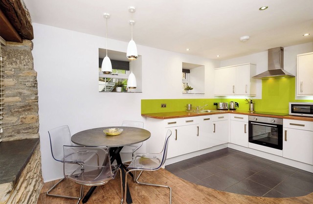 2 bedroom accommodation in Watergate, Looe