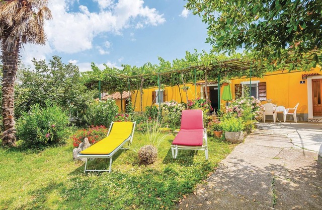 2 bedroom accommodation in Labin