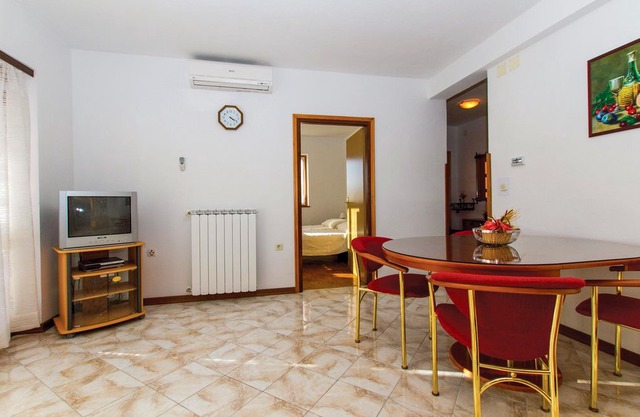 2 bedroom accommodation in Labin
