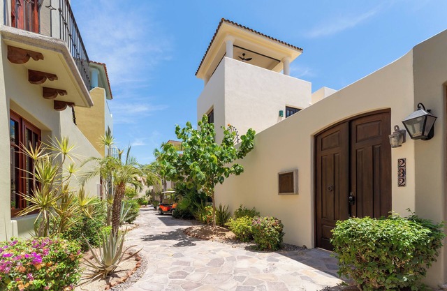 2 Bedroom and 2 bathroom Home with Water Views