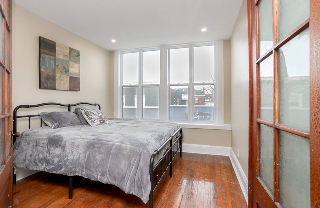 2 bedroom apartment newly renovated