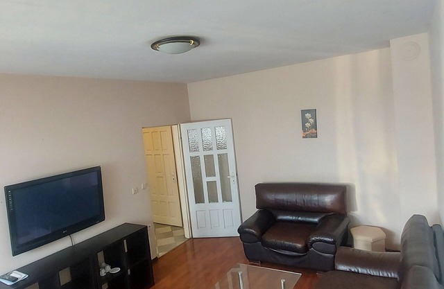 2-bedroom apartment in the center of Varna with AC, WiFi+TV and FREE PARKING!