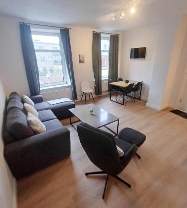 2 bedroom apartment with Free private parking