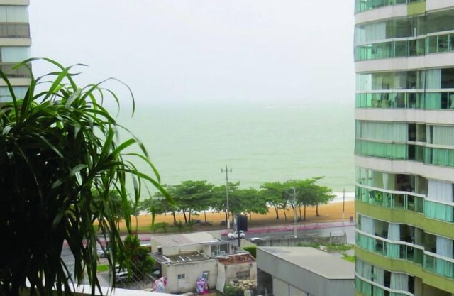 2 Bedroom Apartment with Sea View in Itapoã