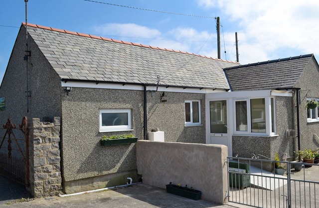 2 bedroom accommodation in Newborough, near Llangefni