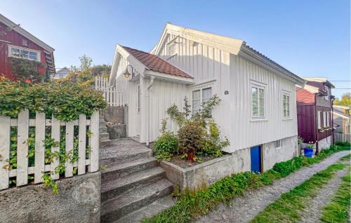 2 Bedroom Gorgeous Home In Grimstad