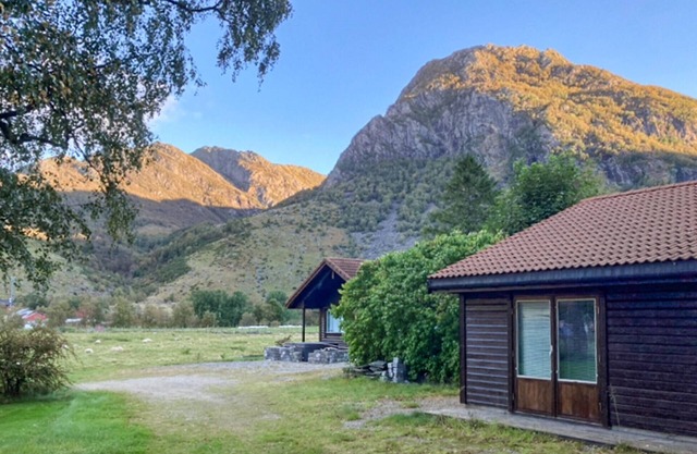 2 bedroom gorgeous home in Vikeså