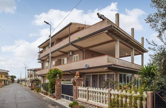 2 bedroom accommodation in Isola di Capo Rizzuto