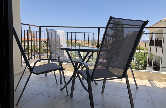 2 Bedroom Modern Apartment With Communal Pool 10 Minutes From beach Tersefanou