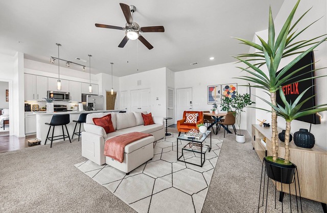 2-bedroom Modern apartment Near Downtown & Airport. Access to Pool + Gym