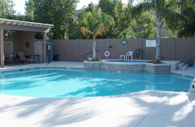 2 Bedroom Patio Home in Mesa - Heated Saltwater Pool, Minutes to Shopping