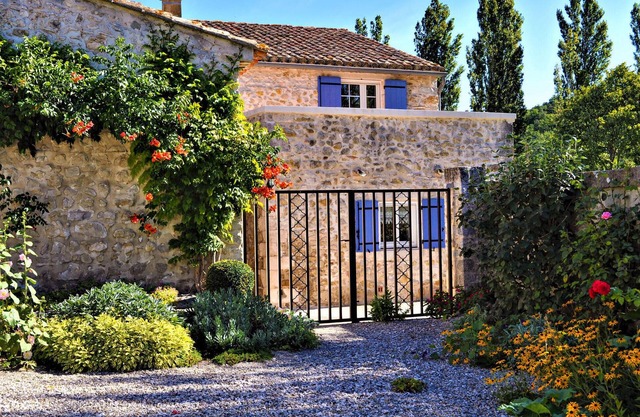 2 bedroom pet friendly home in Lussan