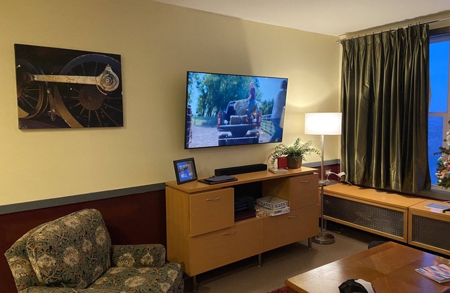 2 BEDROOM PLATINUM CORNER SLOPSIDE UNIT