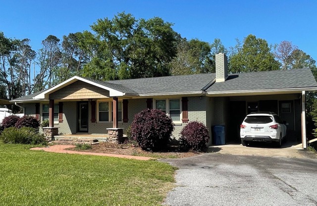 2-bedrooms 1-bath house in Lyons with WiFi, AC, and printer.