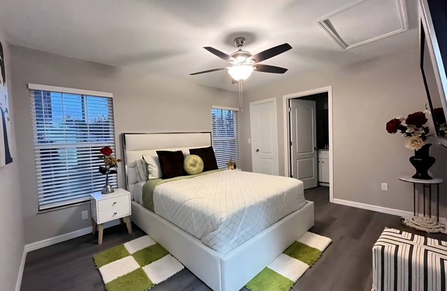 2 Bedrooms/2 Baths modern and comfortable home only 1.5 hours from Orland