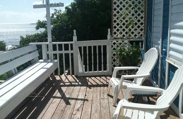 2 BR House W/Studio Apartment ~ Beach Gear,Wifi, Netflix & Beautiful Bay Views