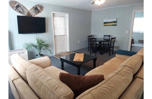 2 BR, open floor plan - 3 Minutes to Skiing, 1 Min to Snowmobiling Trails