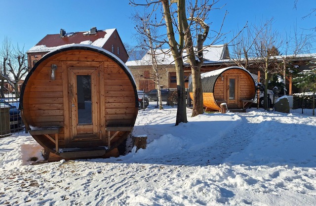 2 Camping Barrels for 4 People with Shared Garden and Wi-Fi