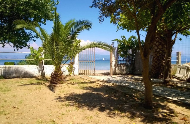2 cute sea view Studios X 2 on the beach in Corfu