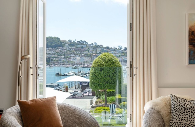 2 Dart Marina - a duplex apartment that sleeps 4 guests in 2 bedrooms