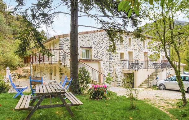 2 bedroom accommodation in Saint-Martin-sur lavez