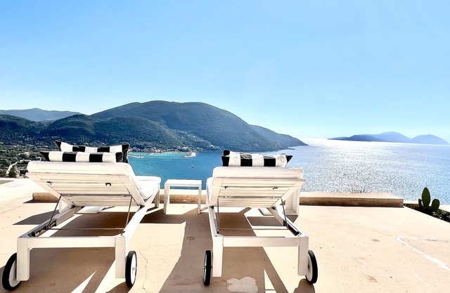 2* Get a 10%-25% discount ,Seafront lovely villa with private pool.