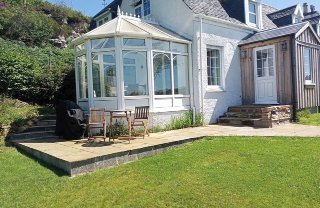2 Guests - Garden & Patio - Sea Views