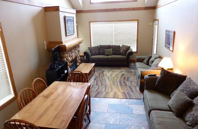 2 Hot Tubs and 2 Kitchens! Large and Conveniently located.