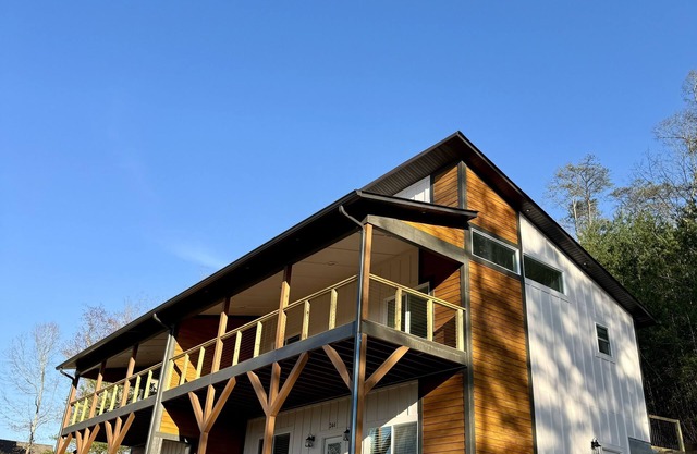 2 King Sized Master BR Suit - 13 Min to Downtown - West Asheville