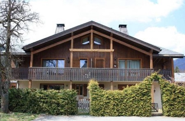 2 P garden apartment with terrace- Mountain view- close to the slopes