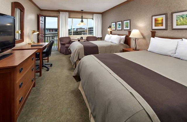 2 Queen Beds Room | Oceanfront Resort w/Outdoor Firepits and Pool