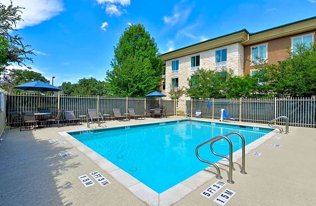 2-Star Hotel ∙ Holiday Inn Express Hotel & Suites Austin SW - Sunset Valley, an IHG Hotel