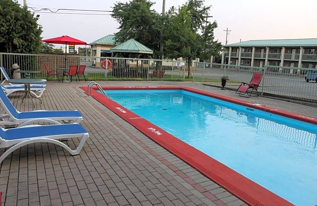 2-Star Hotel ∙ Quality Inn & Suites 1000 Islands