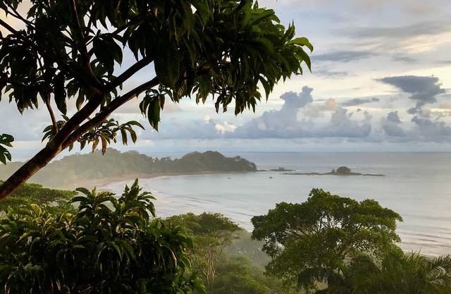 2 Suite Villa - Private Pool–Dramatic Ocean View–Gated Community - Walk to Beach