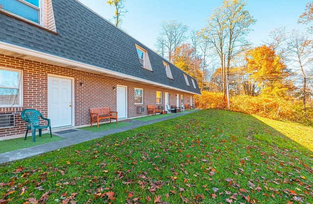 2 Townhomes near Hiking & Fun!*Dogs OK*Fireplace*