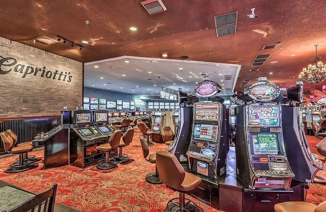 2 x Santa Fe King Non Smoking Room at Edgewater Casino Resort, Free Parking