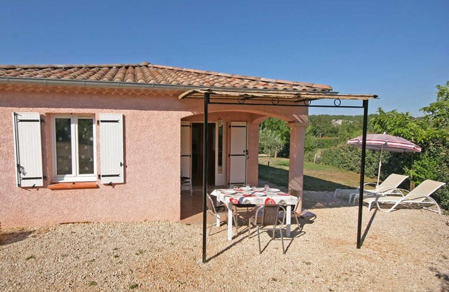 200m from the river: 3-star gite with swimming pool