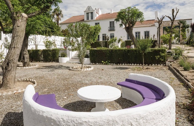 20KM FROM GRANADA Boutique Hotel cataloged with more than 150 years. Reformed