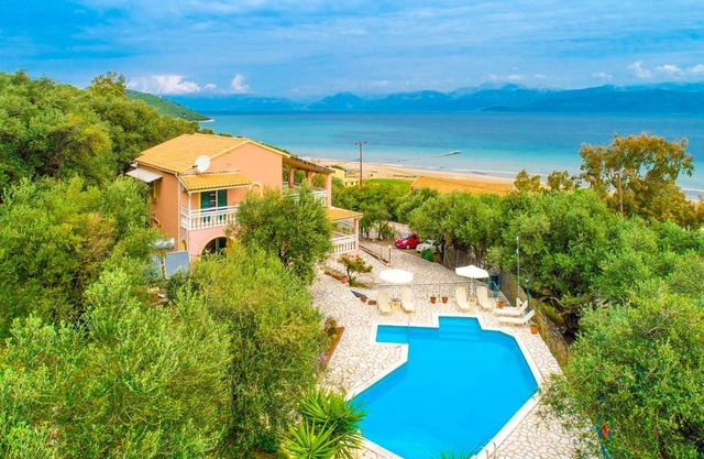 220 m² Villa ∙ 8 bedrooms ∙ 16 guests