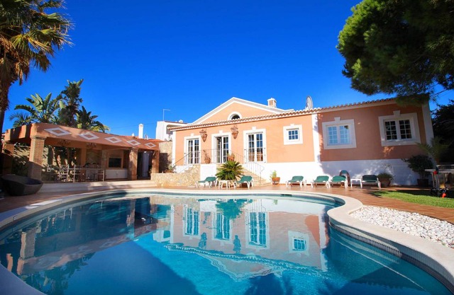230 m² Villa ∙ 3 bedrooms ∙ 8 guests