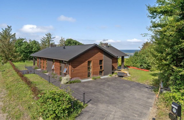 235 m² House ∙ 5 bedrooms ∙ 11 guests