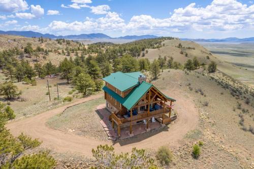 24-0089 Rustic Hartsel Getaway with 35-Acre Yard