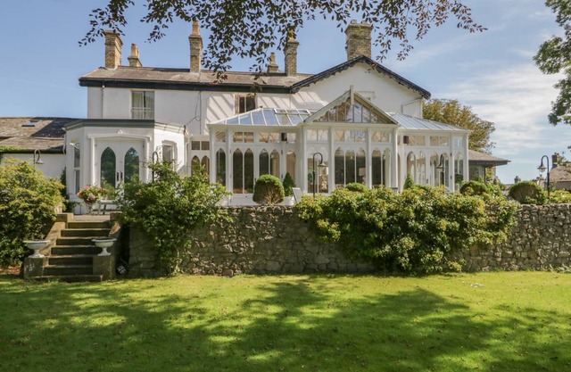 250 m² Cottage ∙ 11 bedrooms ∙ 22 guests