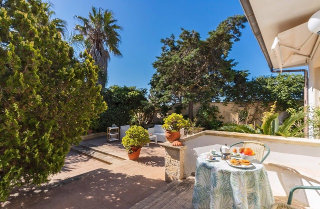 2865 Garden View Near the sea by Barbarhouse