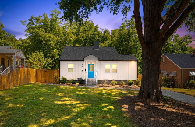 2b/Bath Queen Bee - Great Patio
