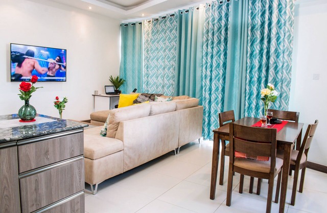 2Bdr with Gym & Pool centrally located -2mins to Yaya Mall Kilimani