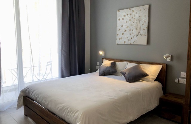 2BDR2BTR apartment near Sliema beach