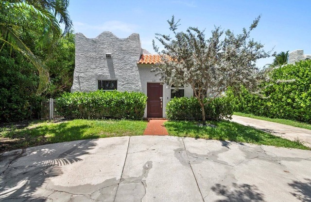 2BR/2BA Cottage - 8 min from Downtown West Palm Beach