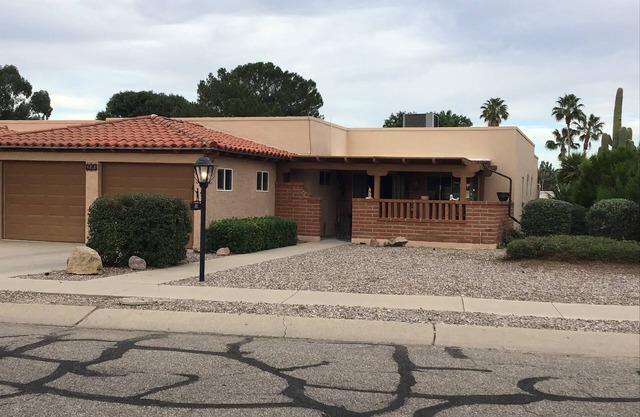 2BR 2BA Walkable Neighborhood Mountain Golf Course View1700sf Large Patio