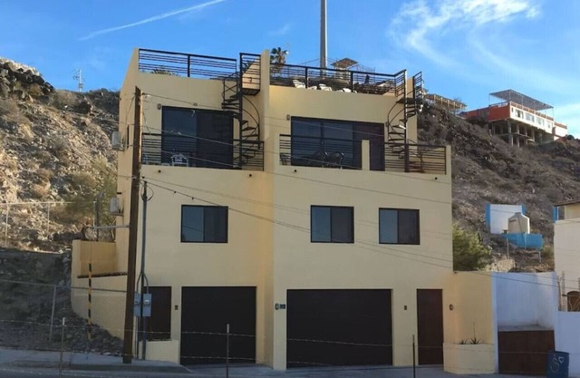2BR/3BA Malecon Duplex for Families and Friends